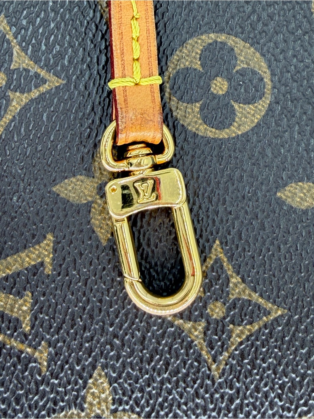 LV Monogram Neverfull Pouch with Rare Yellow Interior w/Dust Bag and Entrupy COA - Picture 2 of 16